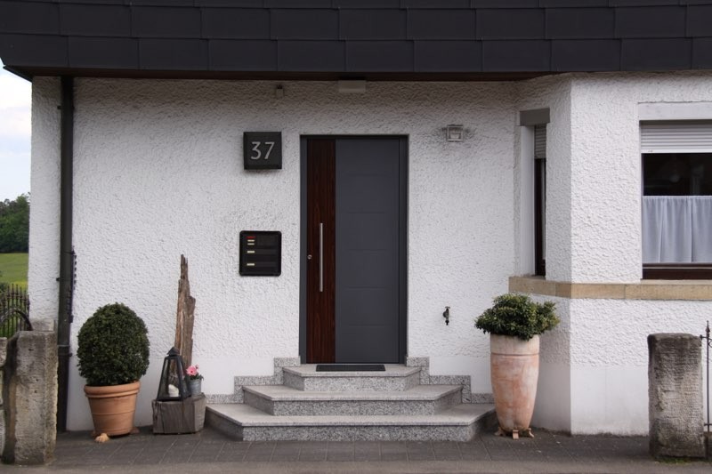 flügelüberdeckende Haustüre aus Aluminium in 71065 Sindelfingen