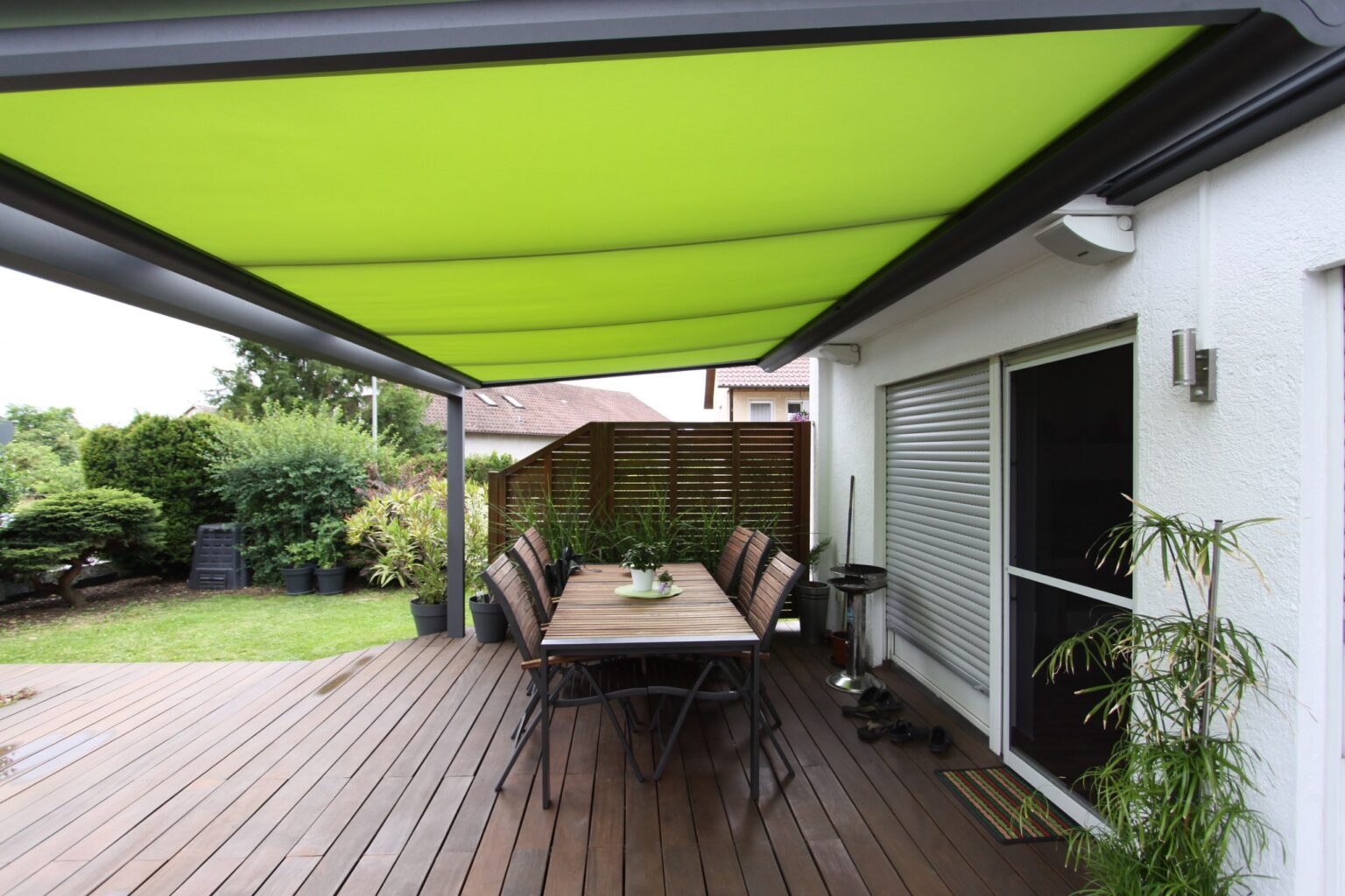 Terrassenüberdachung mit Markise Terrassendach mit LED Lichter in 71254 Ditzingen